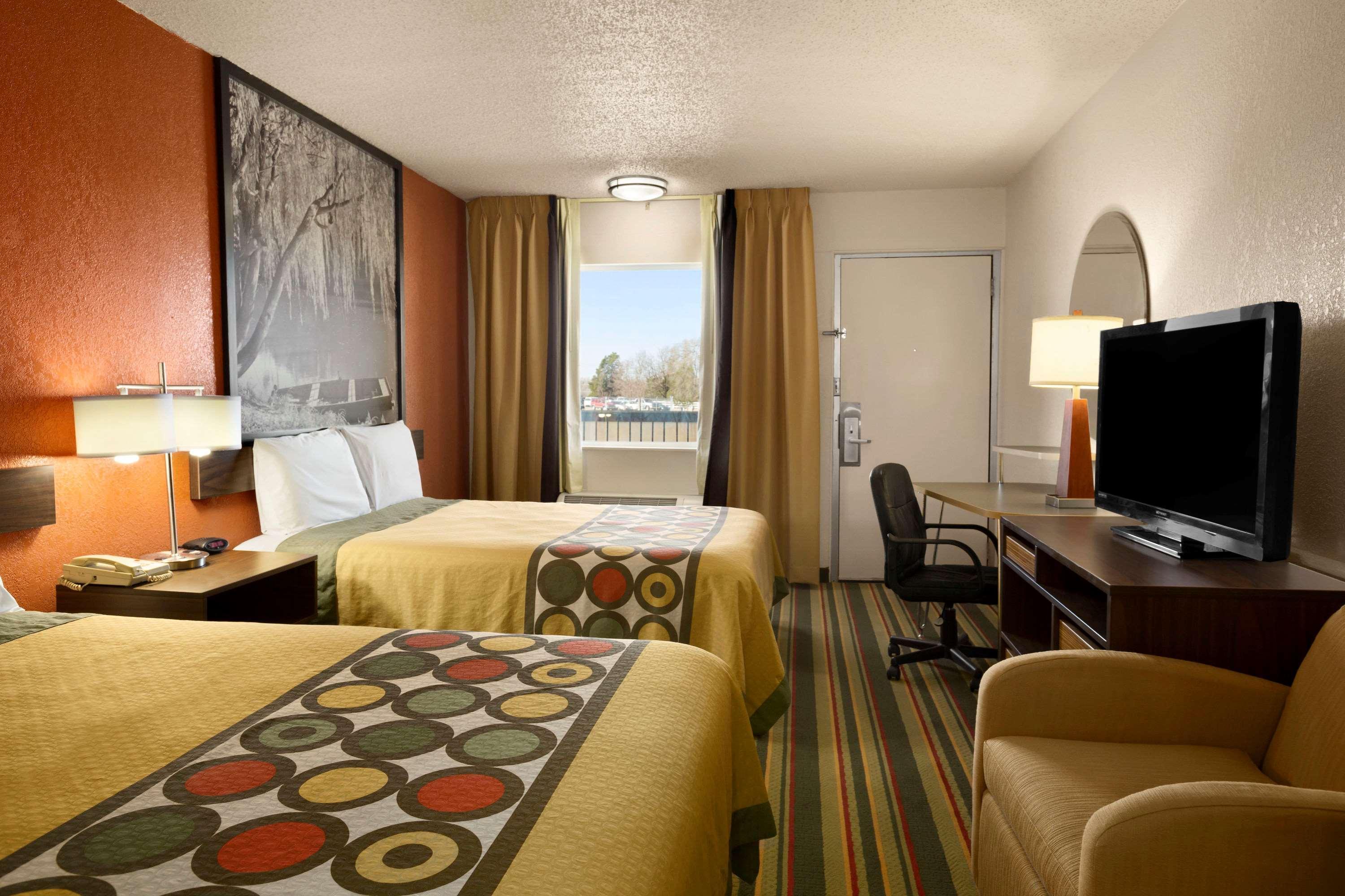 Super 8 By Wyndham Woodward Hotel Eksteriør billede